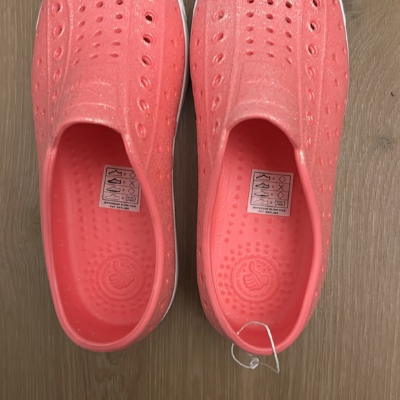 New Native Kids Pink Sparkle Sneaker Size 2 - Picture 3 of 5